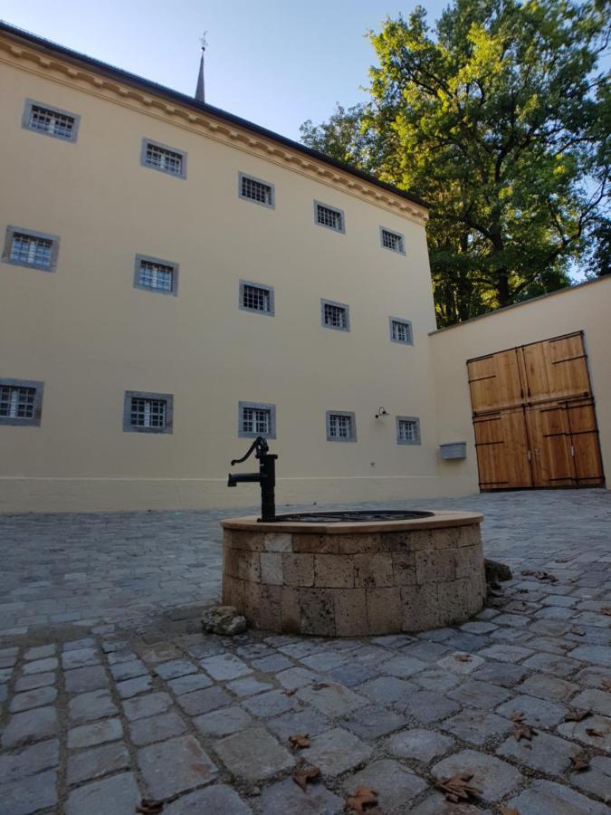 Stadthotel - Das Alte Gefaengnis Braunau am Inn Extérieur photo